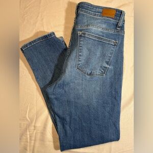Judy Blue Boyfriend Fit Mid-Rise Med Wash Distressed Women’s 11/30 Stretch Jean